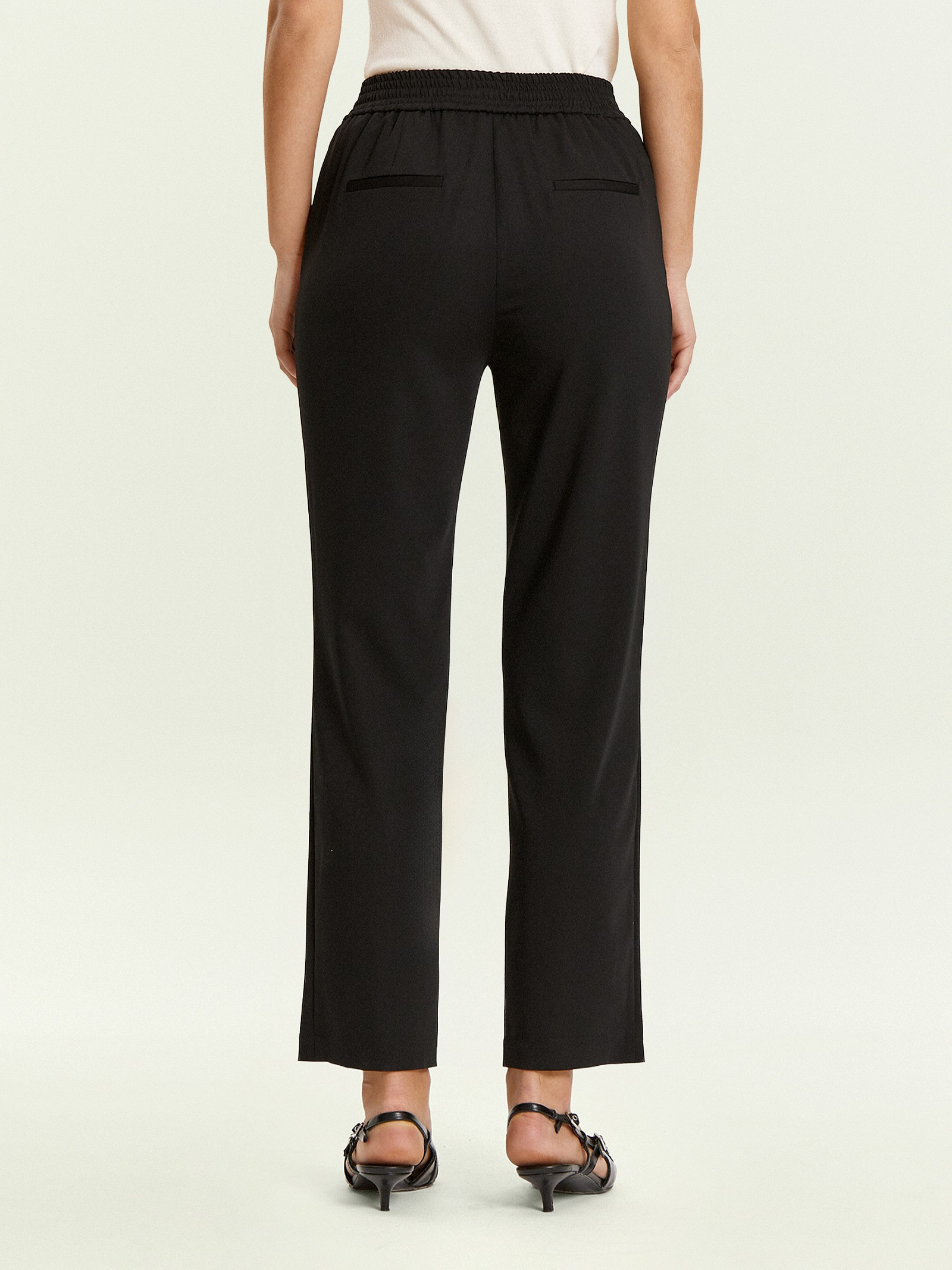 Брюки зауженного кроя